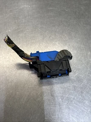 06-10 Conector de cableado de control de transmisión Pontiac G6 24230461 Foto 1 de 4