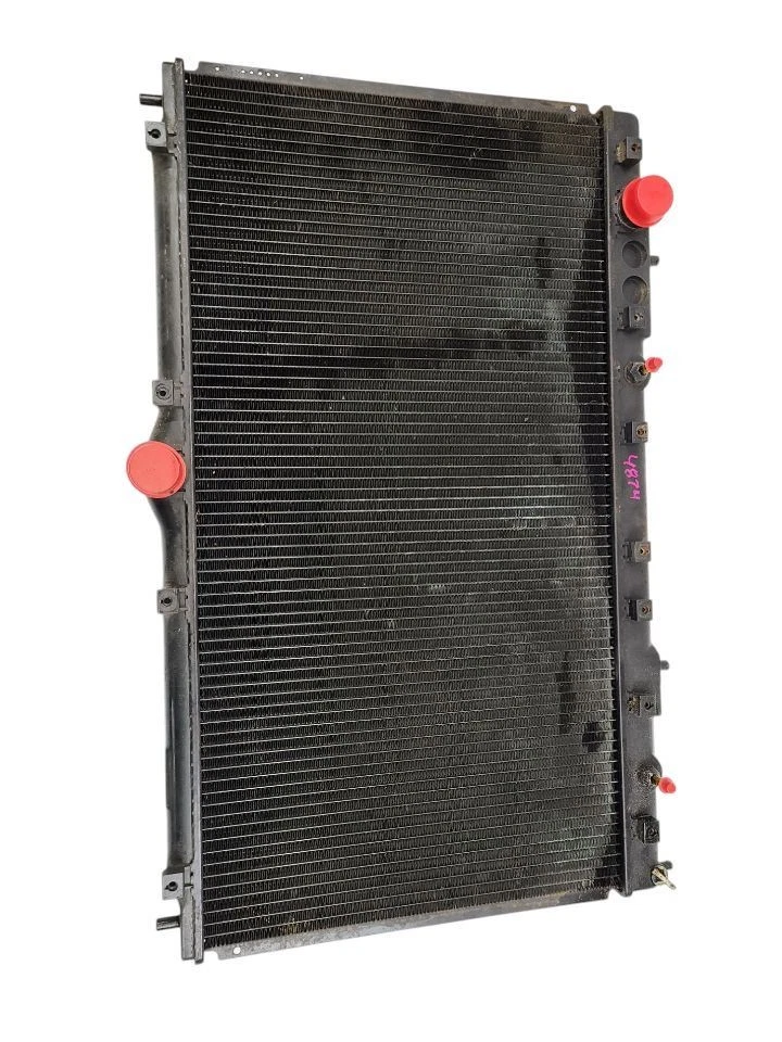 Radiador tracción delantera compatible con 94-99 3000GT 610979 Foto 1 de 4