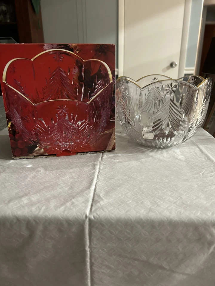 Mikasa Cuenco Grande Cristal Corte Y Grabado Diseño Pino Navidad Foto 1 de 1