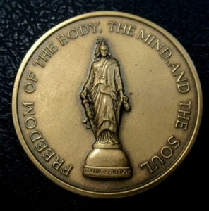 1985 US Medal, Statue of Freedom, MACO - BRONZE, US Flag - Picture 1 of 2