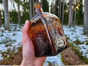 ERSTER WELTKRIEG ORIGINAL DEUTSCHE BERNSTEIN GLAS QUADRATISCHE LIKÖRFLASCHE aus WEIHNACHTSSCHLACHTEN - Bild 1 von 10