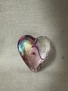 Vintage signierter Robert Held Kunst Glas Herz Briefbeschwerer rosa irisierend - Bild 1 von 10