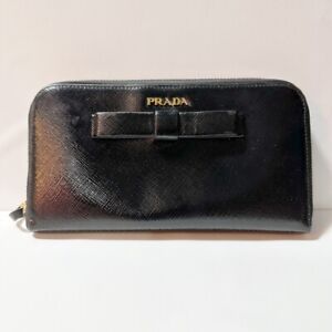 Auth PRADA - Black Patent Leather Long Wallet