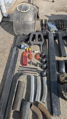 trabant 601 ersatzteile , komplette originale Unterbodengruppe mit radkästen - Bild 1 von 4