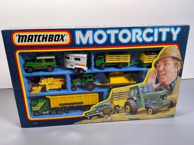 Matchbox Motorcity MC7 Farming Gift Set Kenworth & Land Rover 90. Vintage - Image 1 of 4