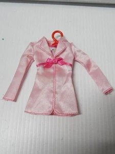 VINTAGE BARBIE MANTEL / JACKE mit BARBIE BEDRUCKTEM DICKIE + AUFHÄNGER - Bild 1 von 5