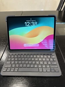 Apple iPad Pro 1st Generation 2018 64GB, Wi-Fi, 11-Inch Space Gray + Slim Folio - Picture 1 of 14