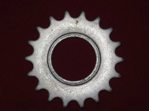 NOS Vintage original Schwinn Bendix 18 tooth sprocket rear hub part threaded - Picture 1 of 1