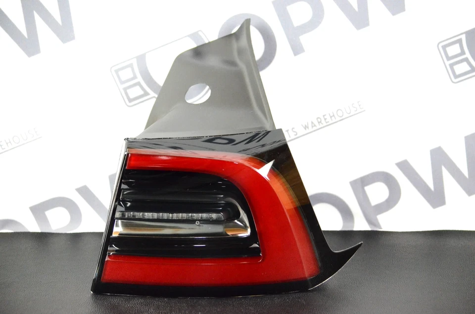 ¡Perfecto! Luz trasera LED 2017-2024 Tesla Modelo 3 Y pasajero derecho derecho OEM Foto 1 de 4