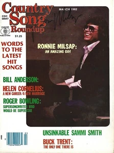 REVISTA 1982 FIRMADA POR RONNIE MILSAP LEYENDA DE LA MÚSICA COUNTRY NO GETTIN' OVER ME - Imagen 1 de 1