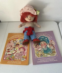 Vintage Strawberry Shortcake Books x 2 (1983 & 1984) And 2006 Plush Doll - Picture 1 of 24