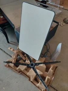 USED STARLINK V2 SATELLITE STANDARD KIT UTA-212 W/ROUTER (For Parts Only) - Afbeelding 1 van 4