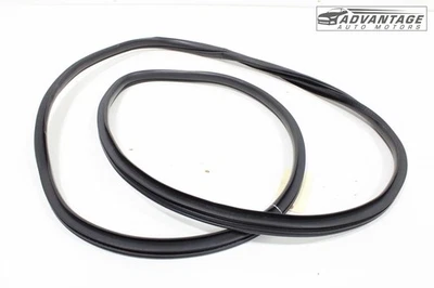 2011-2022 JEEP GRAND CHEROKEE FRONT RIGHT SIDE DOORWAY WEATHERSTRIP SEAL OEM - Image 1 of 4