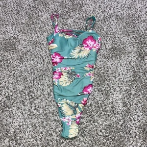 Kona Sol Hawaiian Floral Swimsuit Women’s Medium One Piece Swimwear - Picture 1 of 4