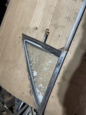 1964 Chevrolet belair, impala 4-дверный водитель, боковое вентиляционное окно и рама - Изображение 1 из 3