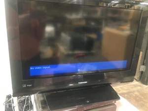Toshiba 26” inch Screen TV Model 26AV502U Dolby Digital Good Gaming - Picture 1 of 5