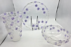 Plato de cristal Mikasa Lavender Fields 2004 de 12". Cuenco de 8", florero de 9", flor elevada - Imagen 1 de 23