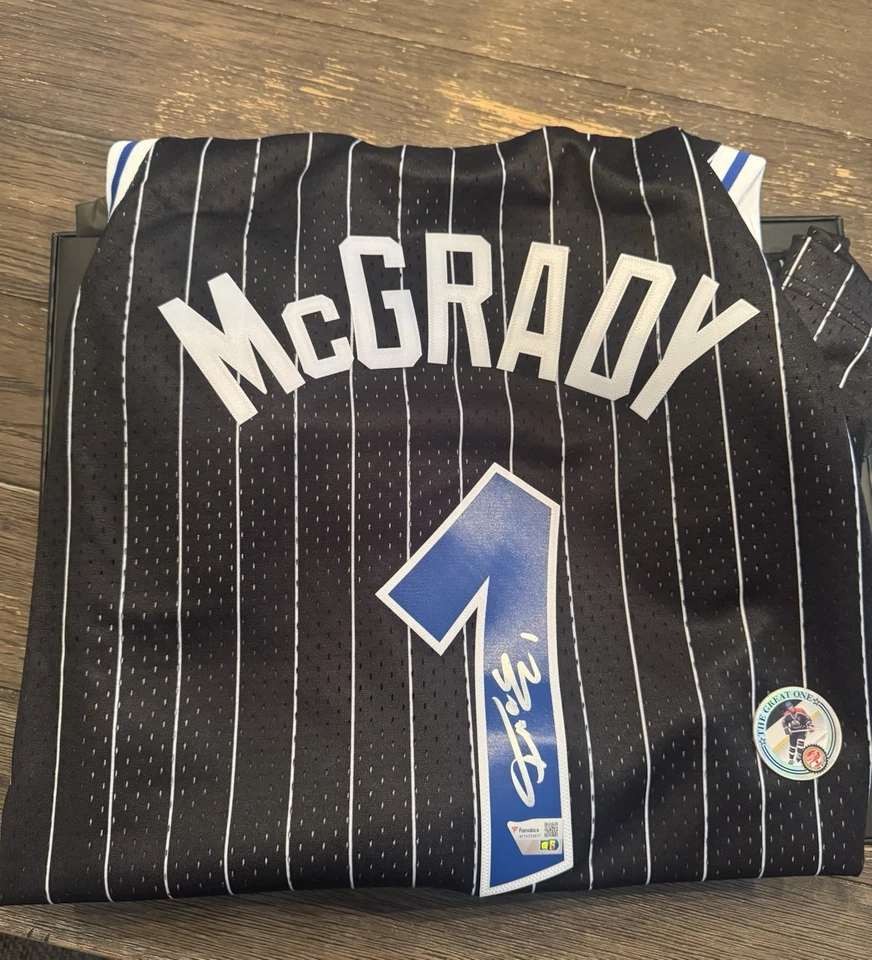 Camiseta firmada por Tracy McGrady Foto 1 de 3