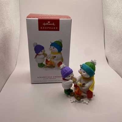 Hallmark Keepsake 2025 Scrumptious S'mores Making Memories Series Ornamento Foto 1 de 4