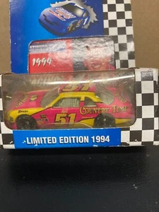 1:64 Action 1994 Platinum Series #51 Country Time Neil Bonnett Chevy Lumina - Picture 1 of 4