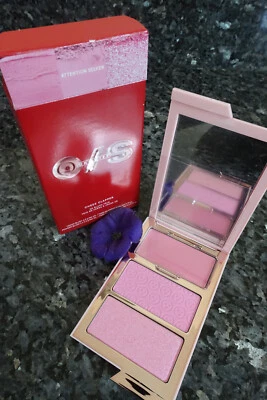 One size cheek clapper 3D blush trio new in box in attention seeker - Image 1 of 4