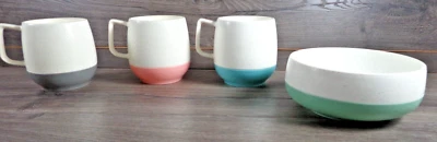 4 Pieces - Bopp-Decker Vintage Insulated Vacron Vacuum Plastic Cups & Bowl - Image 1 of 3