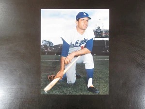 Rocky Colavito Unsigned 8 X 10 Photo Los Angeles Dodgers - Picture 1 of 1