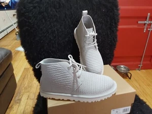 Botas Ugg para mujer Neumel Breeze con pluma gris 9 - Imagen 1 de 1