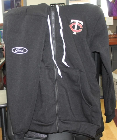 Minnesota Twins Ford Full Size Hoddie Sweater Medium Cover