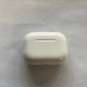 Apple AirPods Pro 2nd Generation 2023 A2968 Magsafe USB-C Charging - USED Good - Photo 1 sur 6