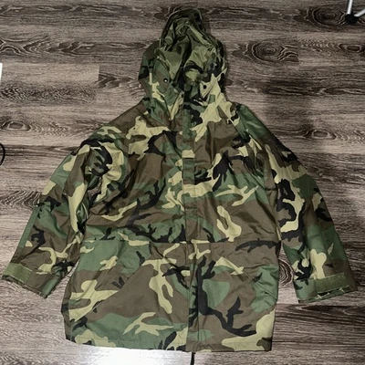 US Military Parka Cold Weather Woodland Camoflage Large - Image 1 of 4
