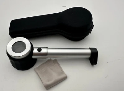 Wiederaufladbare LED Aufsatzlupe Lupe mit Skala Briefmarken etc. Neu - Bild 1 von 4