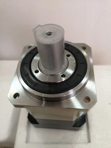 3 arcmin planetary gearbox reducer ratio 10:1 for 750w AC servo motor 19mm shaft - Picture 1 of 4