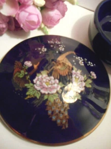 Cobalt blue ceramic porcelain  trinket box with gold peacocks and flowers on lid - Picture 1 of 10