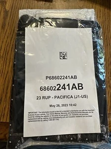 2023 Chrysler Pacifica Owners Manual With Case NEW SEALED 68602241AB W HYBRID - Picture 1 of 3