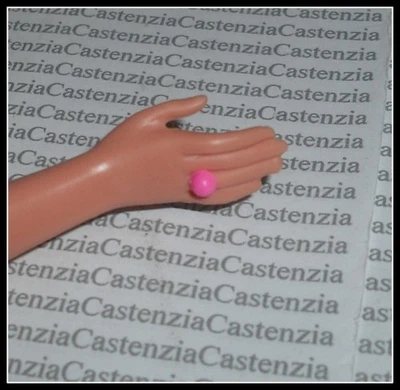 珠宝 Barbie 娃娃美泰 1977 年飞行员粉红色纽扣戒指 时尚配件 DIORAMA — 第 1/2 张图片