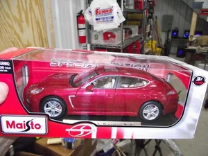 Maisto 1/18 Porsche Panamera turbo red NIB - Picture 1 of 1