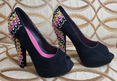 Bertinni Black Platform 8" Peep Toe Bombas Stitch & Spike Accents Saltos Tamanho 7.5 - Imagem 1 de 4