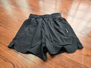 Lululemon License to Train High Rise Shorts Black 0 - Picture 1 of 4