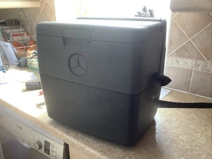 Genuine Mercedes-Benz Viano 16.5L Portable 12v Cool Box - Picture 1 of 5