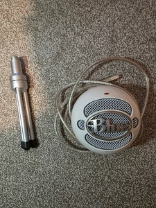 Blue Snowball Ice Wired-USB Microphone White With Tripod For Streaming Podcast - Picture 1 of 4