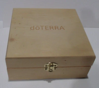 doTERRA 雕刻标志木质 25 瓶存储盒带乳香和宁静 — 第 1/4 张图片