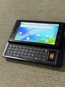 Motorola Milestone - Pour collectionneurs - Verrouillé à opérateur inconnu - Photo 1 sur 8