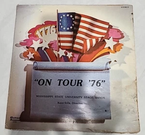 Bandas escénicas vintage 1976 Miss Bulldogs "ON TOUR 76" Miss Bulldogs - Imagen 1 de 4