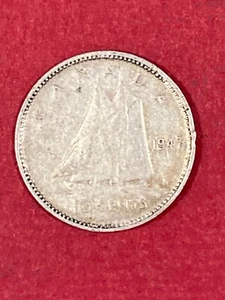 1947 Canada 10 Cent Silver Coin Circulated - Foto 1 di 2