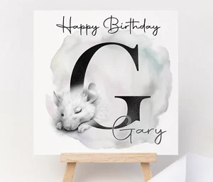Tarjeta de felicitación de feliz cumpleaños murciélago personalizada nombre inicial de ratón, ratones ratón - Imagen 1 de 1