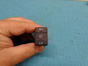 INTERRUPTOR CALEFACTOR ASIENTO CONDUCTOR IZQUIERDO TOYOTA COROLLA 14 15 16 17 18 19 - Imagen 1 de 6