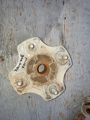 1990 年本田 Fourtrax 300 后轮右轮或左轮毂 — 第 1/3 张图片