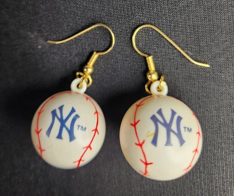 Vintage 90's New York Yankees Baseball Earrings Set by Russ MLB Jewelry Cover