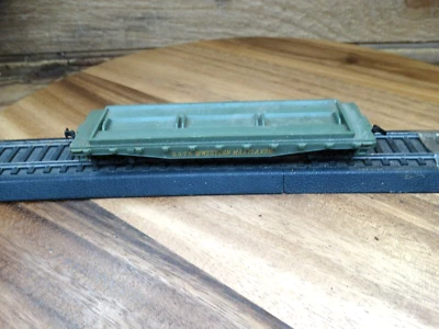 Tyco HO Scale 41' Western Maryland 2475 Railroad Flat Car w/Culvert Pipe Rack - Image 1 of 4